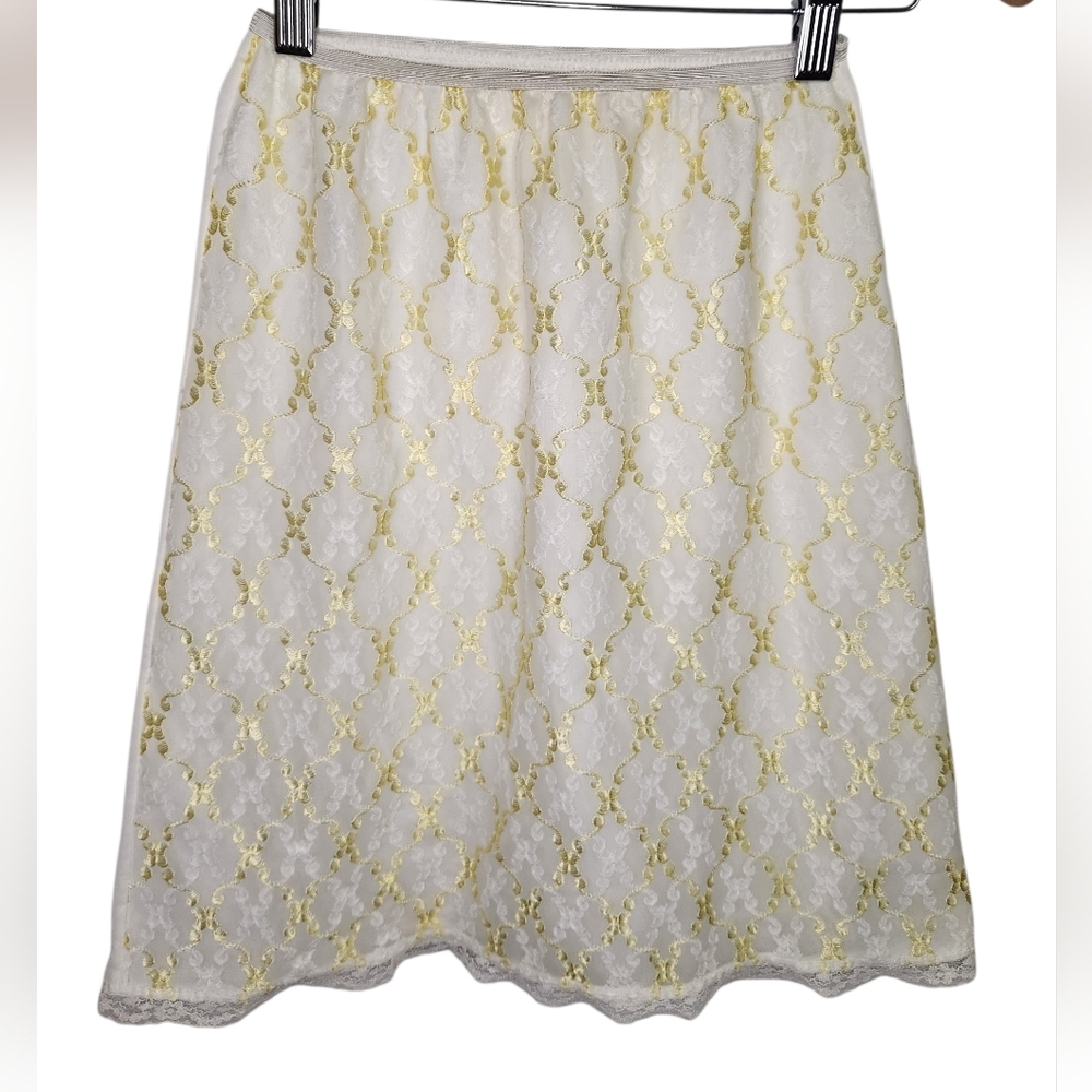 Vintage 1950s-1960s Nylon Half Slip Pale Yellow Gold Floral Embroidery Lace Trim